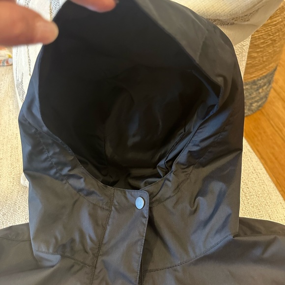 Columbia Black Hooded Rain Jacket- like new - Picture 6 of 15